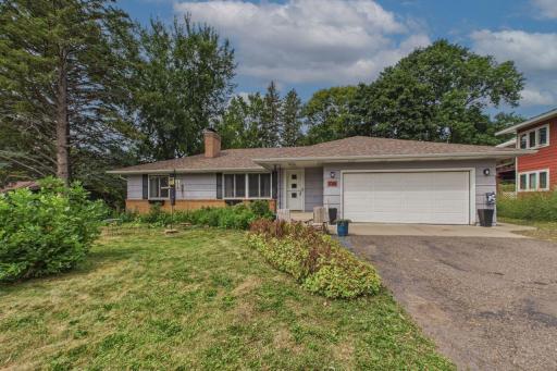 2085 Rosewood Lane S, Roseville, MN 55113