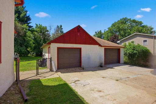 3 car garage