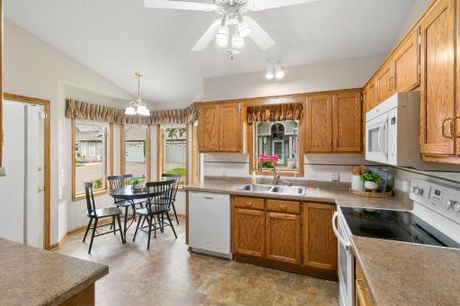 2556 Sumac Ridge, White Bear Lake, MN 55110