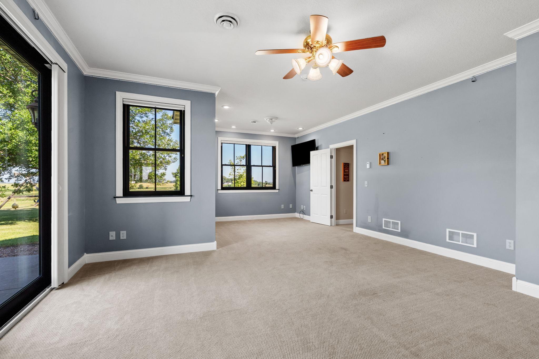 OFFICE / BEDROOM