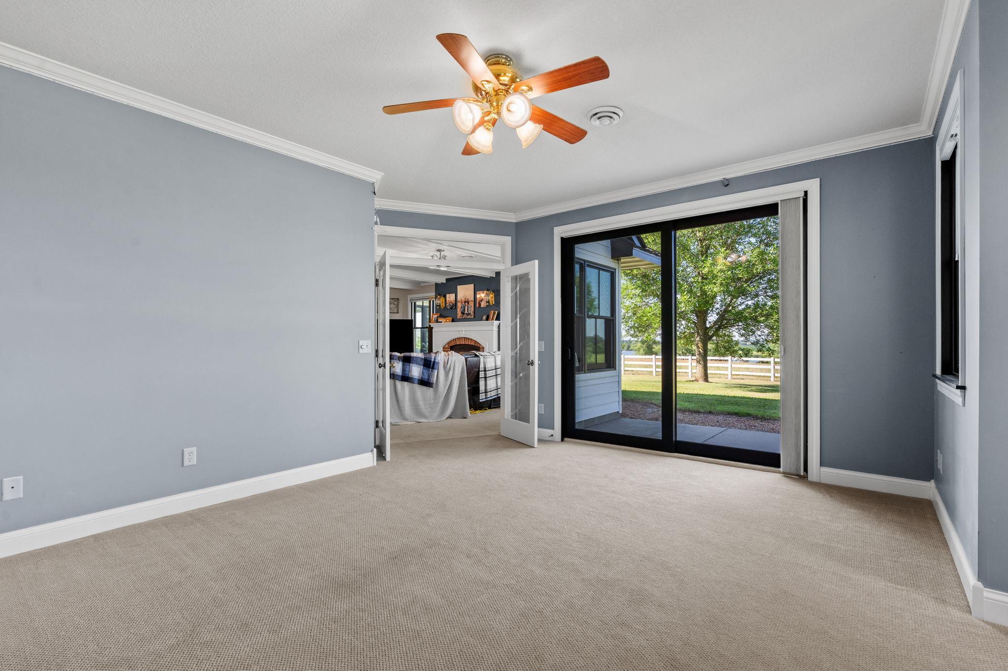 BEDROOM / OFFICE