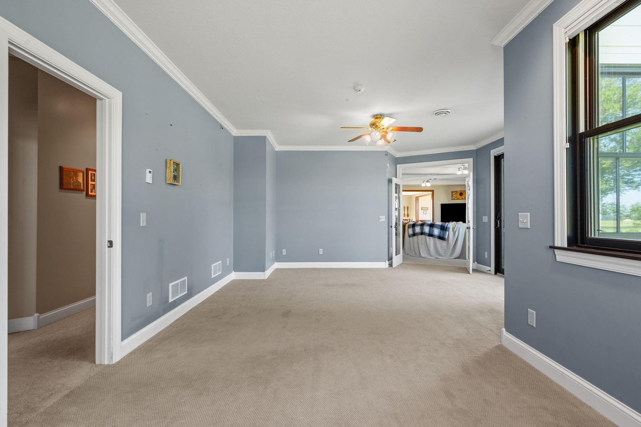 BEDROOM / OFFICE