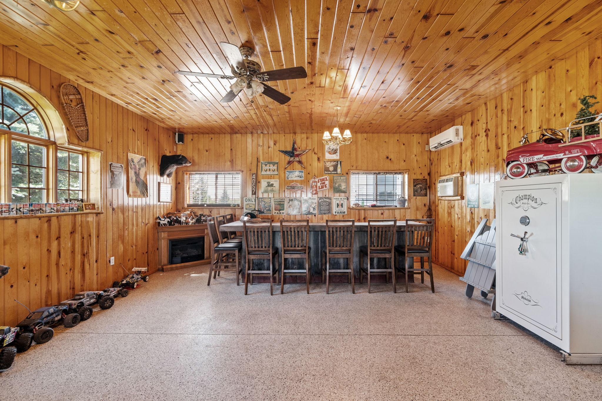 SHOP - GAME ROOM