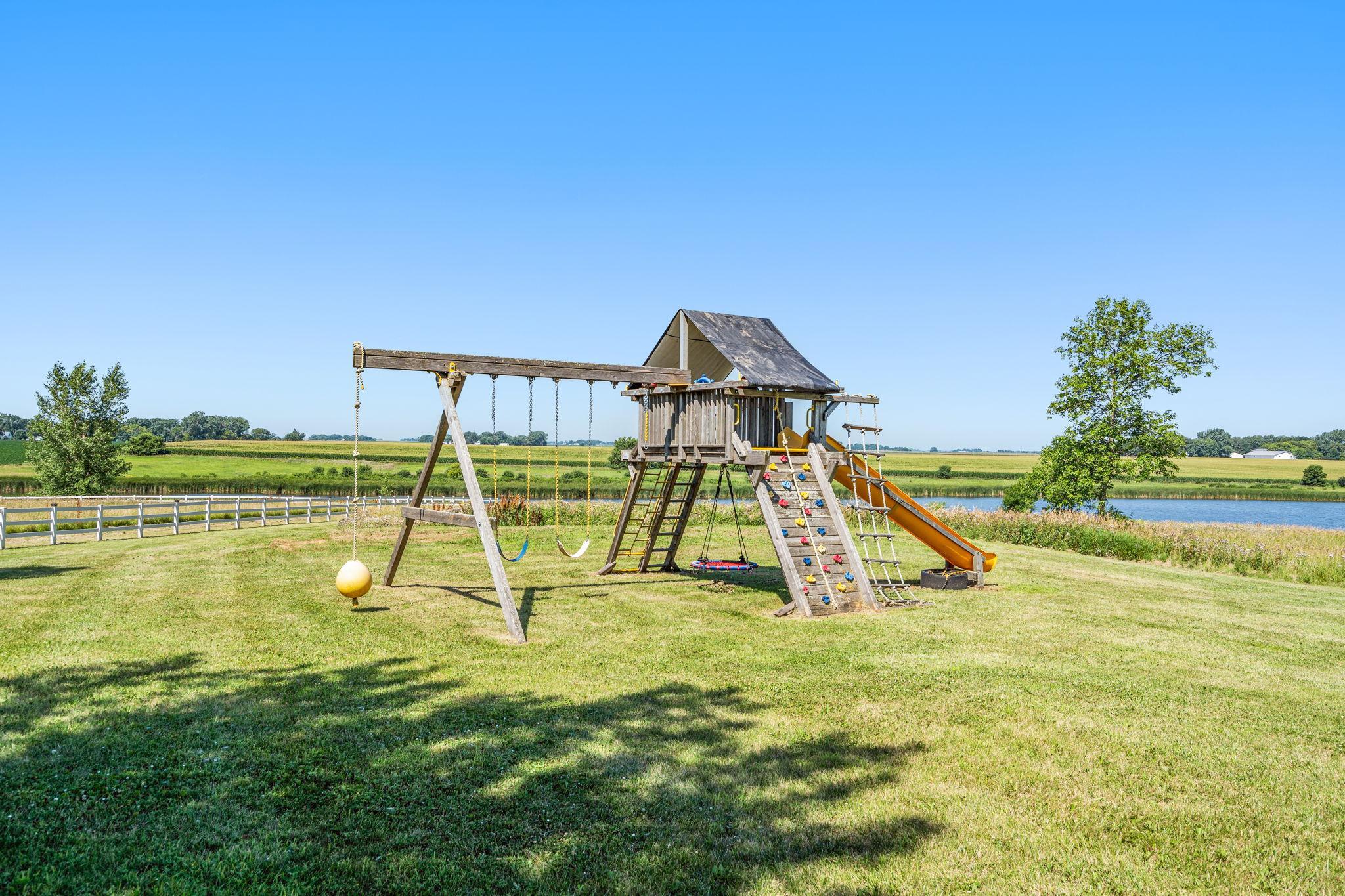 PLAYSET