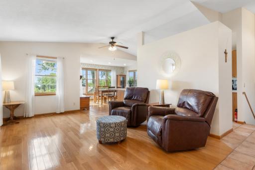 Bright Living Room_main