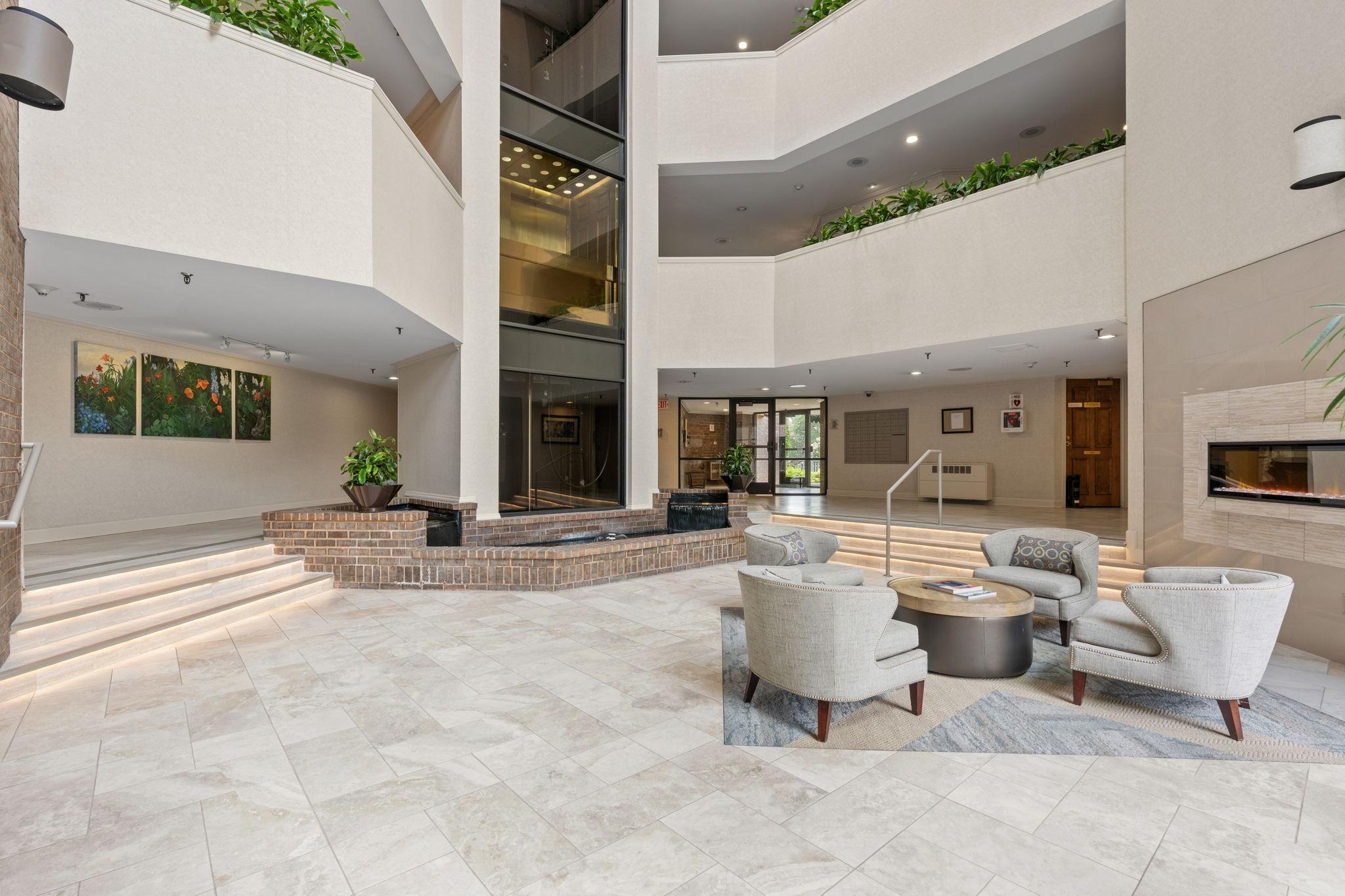 An inviting space to greet visitors or mingle with other residents