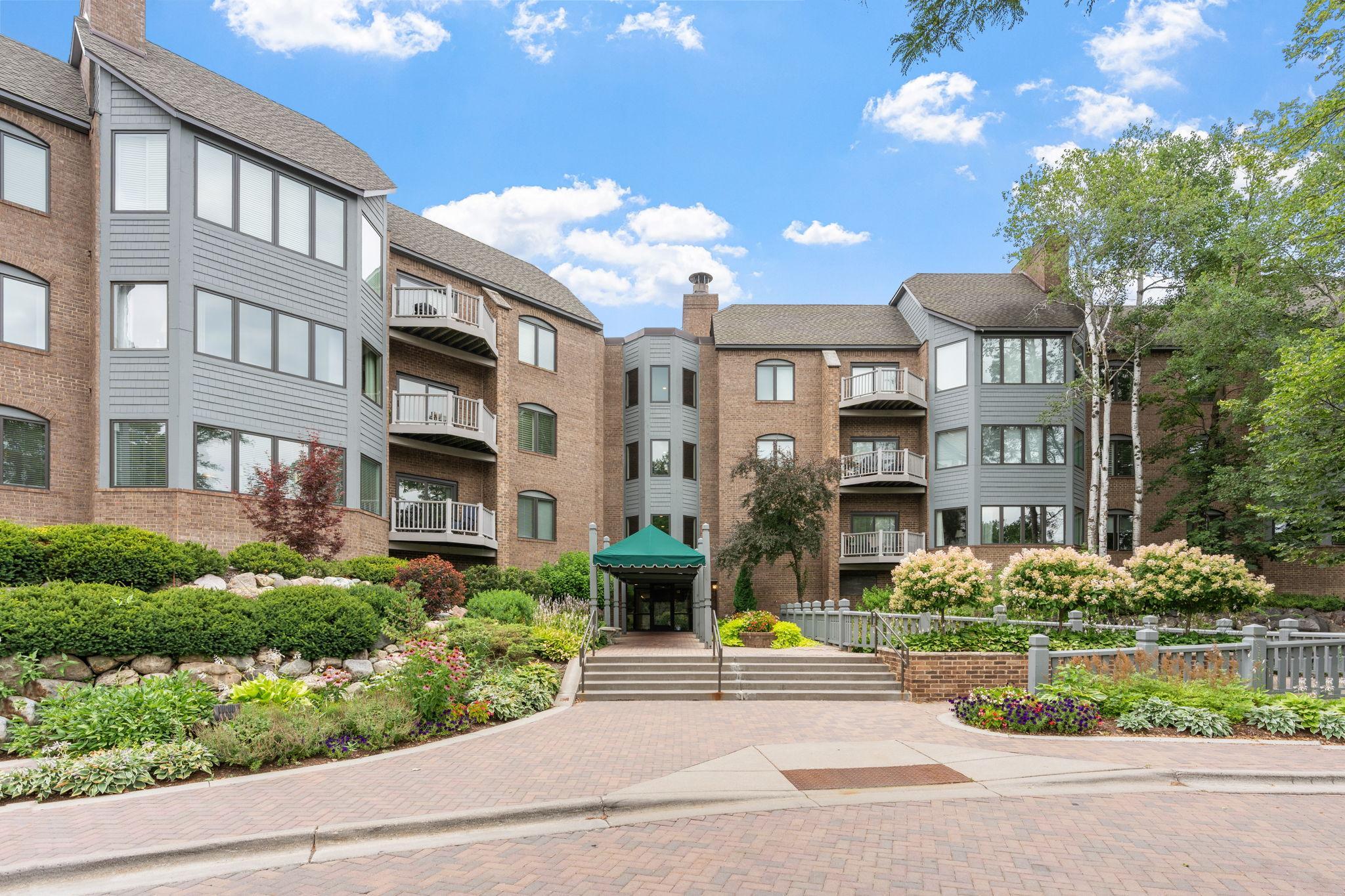 Welcome to Woodbine Condominiums, a tranquil, low-rise boutique community conveniently located near Ridgedale Center.
