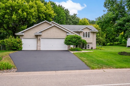 Photo for 842 Sterling Street S, Maplewood, MN 55119 - listing #7116106 Welcome home! Meticulous 5 BR/2 BA home in a wonderful location with tons of privacy and an amazing backyard! Don't miss this incredible home!