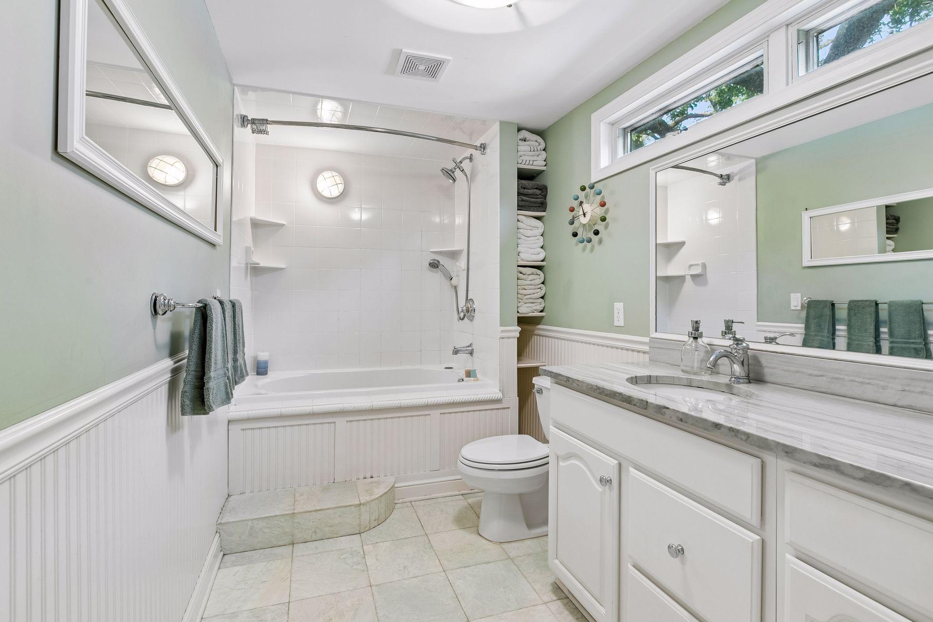 Primary bath w/quartize & marble