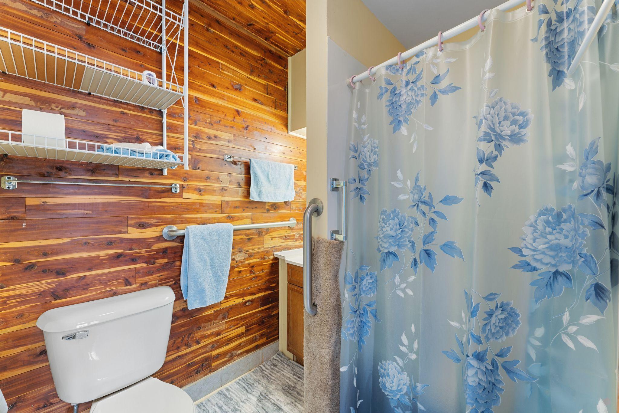 Main floor 3/4 bathroom