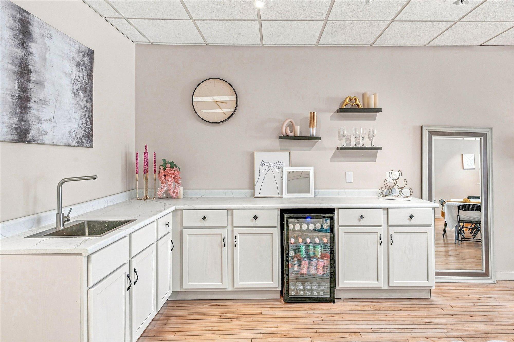 111 Kitchenette