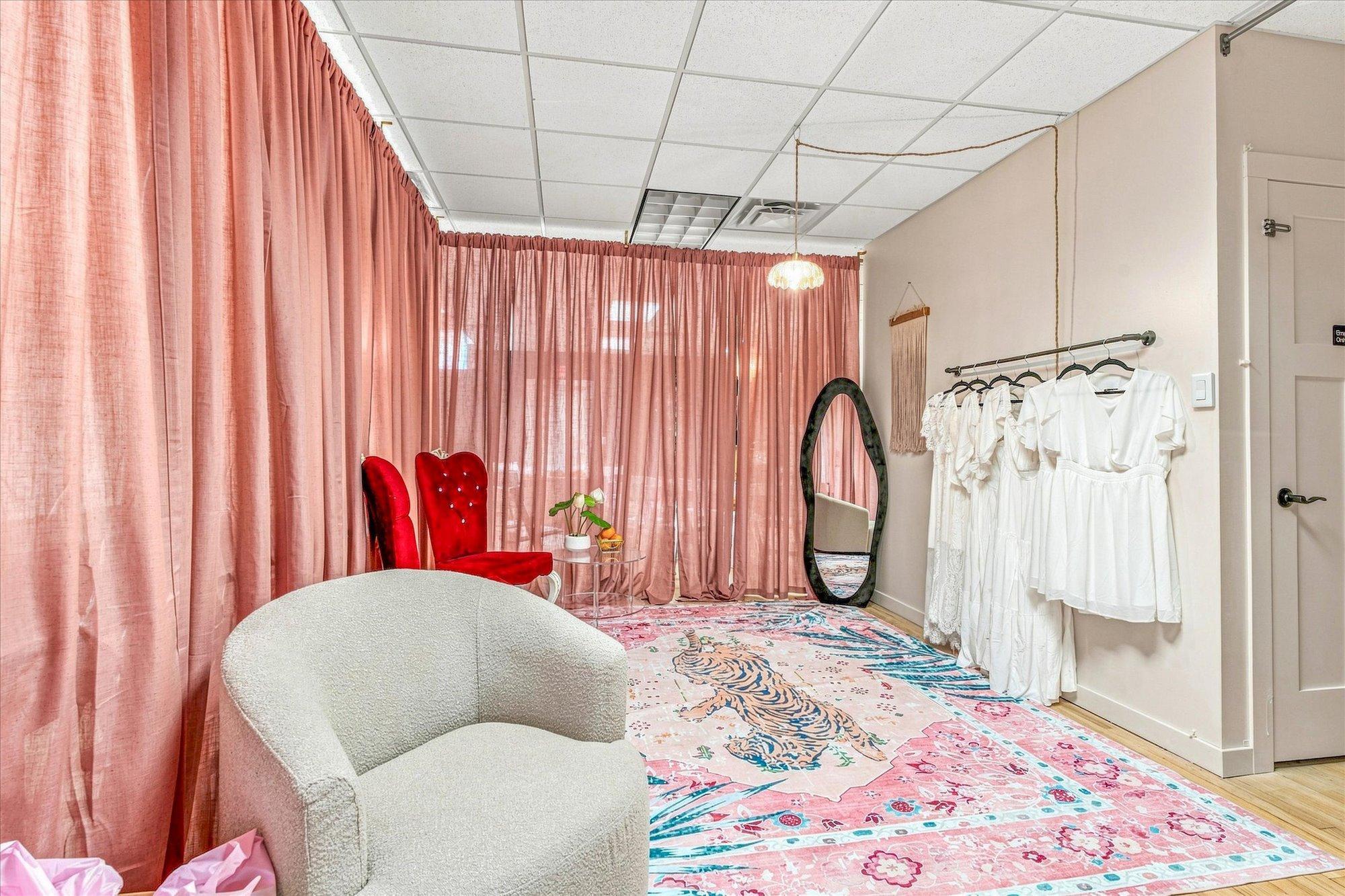 111 Dressing Room