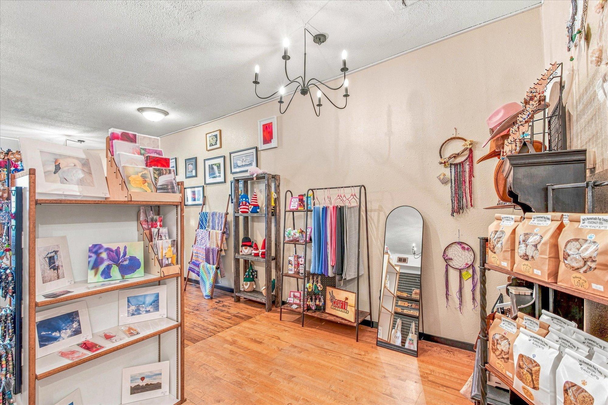113 Store view 4