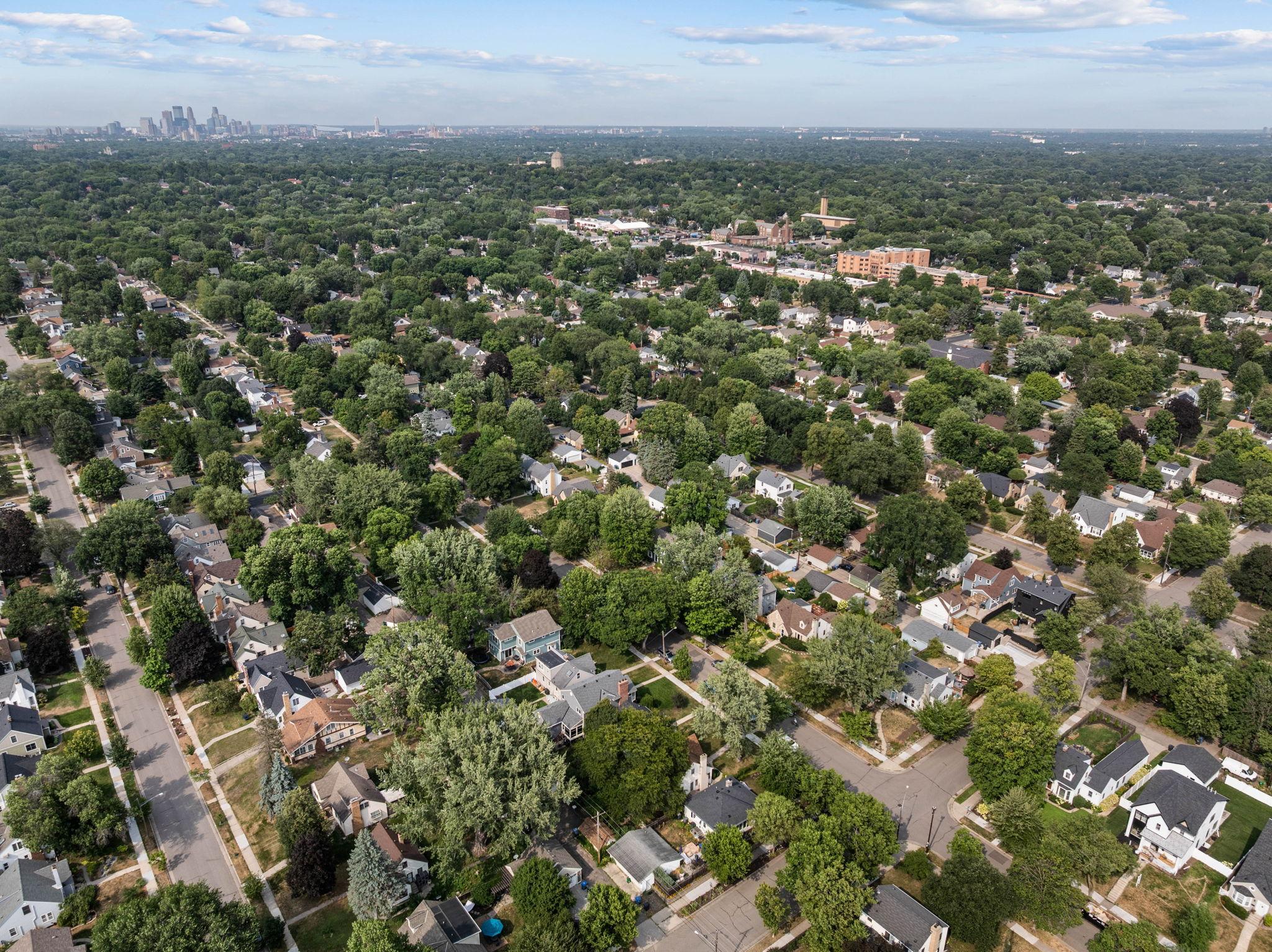 Easy access to 54th & Lyndale, 54th & Penn and all of Minneapolis and the Twin Cities area.