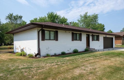 806 Callaway Street E, Saint Joseph, MN 56374