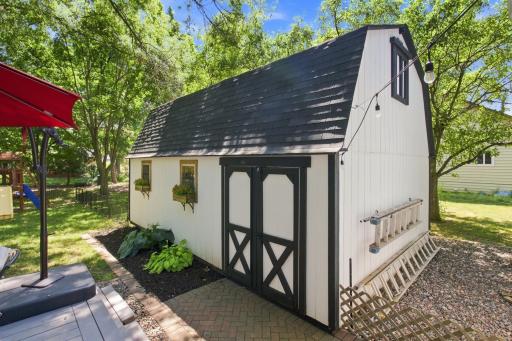 Storage Shed / 2 Levels