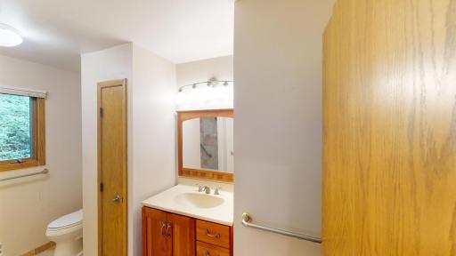 Bathroom 1.jpg