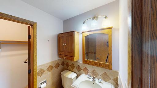 Bathroom 2.jpg