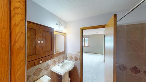 Bathroom 2_.jpg