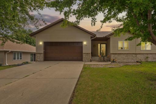 2 front_tw.jpg