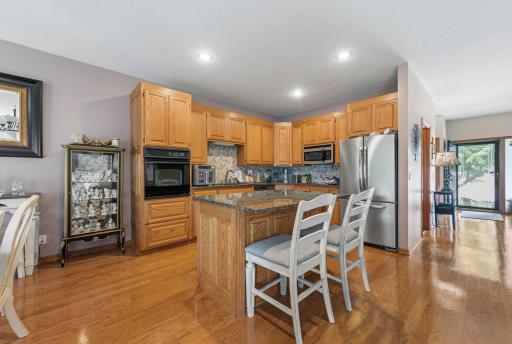 18 kitchen.jpg