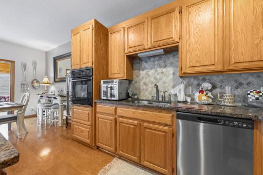 21 kitchen.jpg