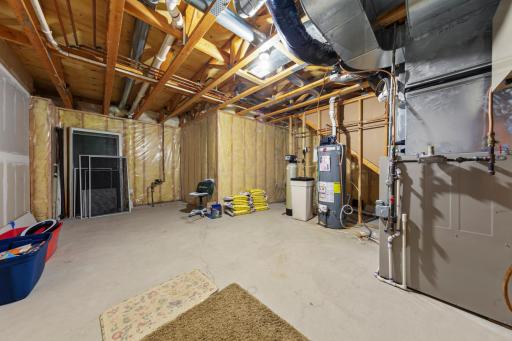 39 utilities_storage_lower.jpg