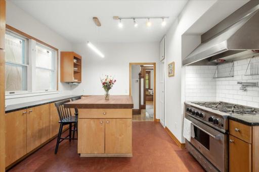 1122 Ashland Avenue, Saint Paul, MN 55104