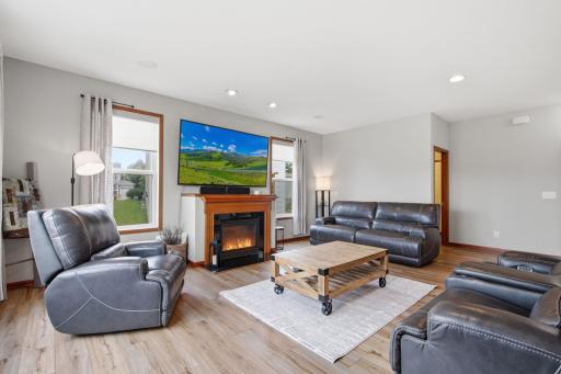 8837 196th Street W, Lakeville, MN 55044