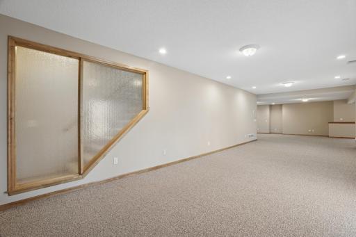 8781 Royal Court NW, Anoka, MN 55303