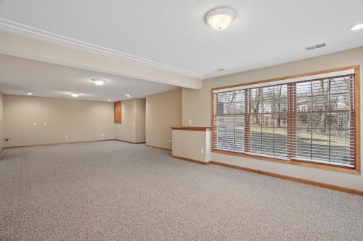 8781 Royal Court NW, Anoka, MN 55303