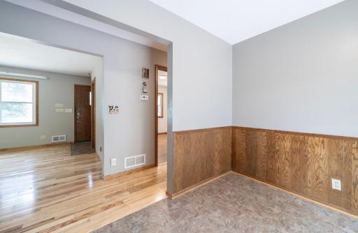 602 Moundsview Avenue, Roseville, MN 55113