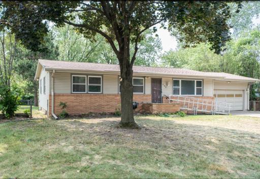 602 Moundsview Avenue, Roseville, MN 55113