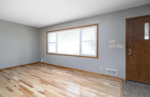 602 Moundsview Avenue, Roseville, MN 55113