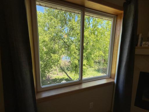 Magical tree-top, woods garden, lake views.