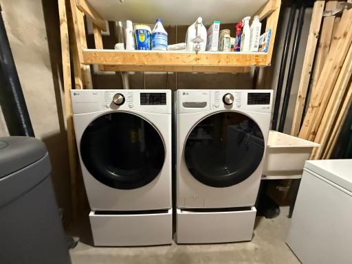 High-end, newer washer and dryer. (2025).