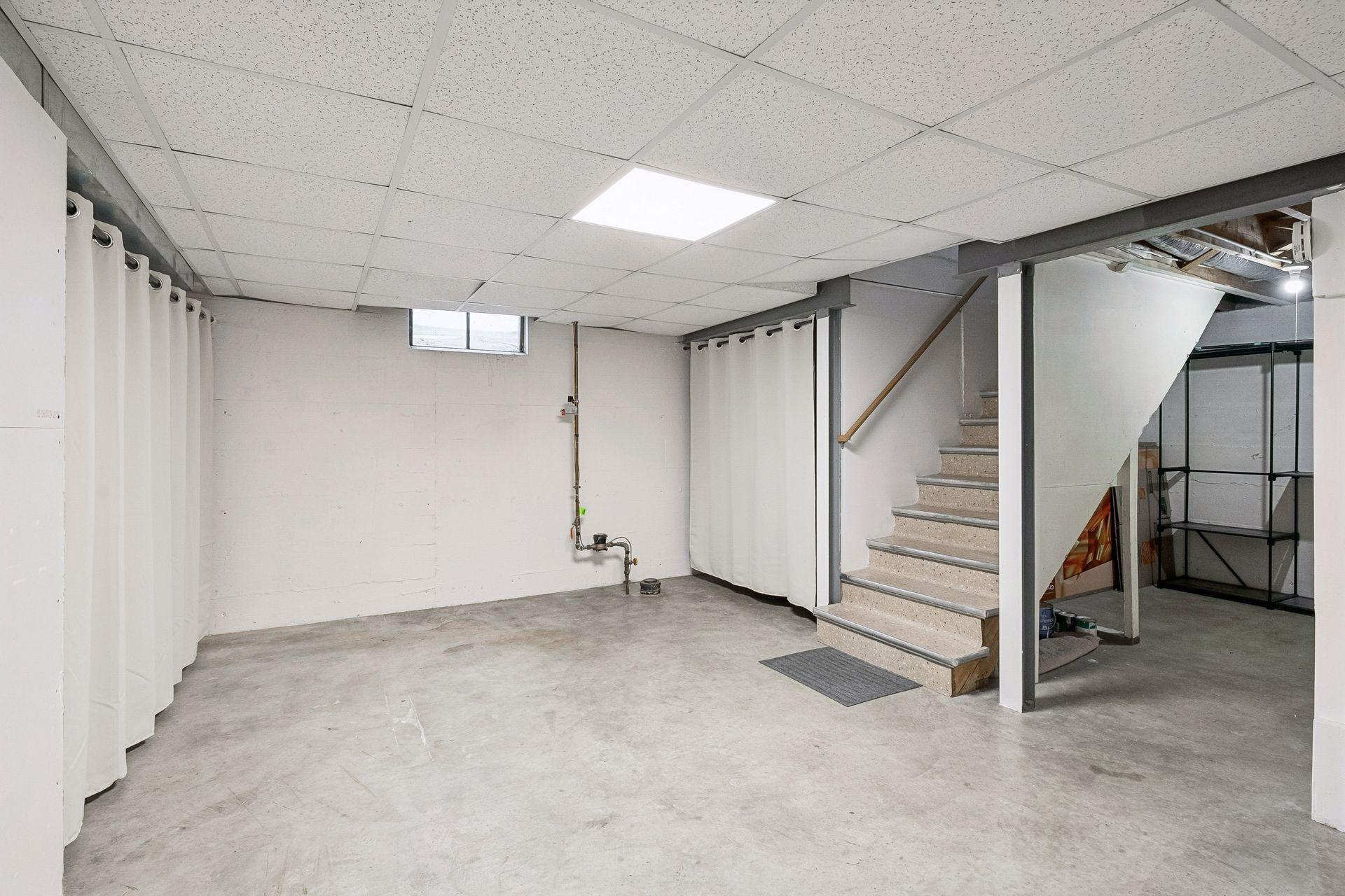 Lower Level Unfinished Expansion Space.jpg