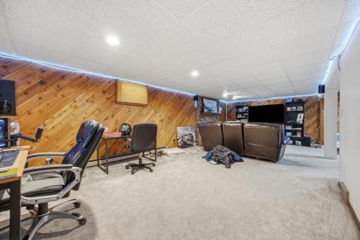 306 37th Avenue S, Moorhead, MN 56560