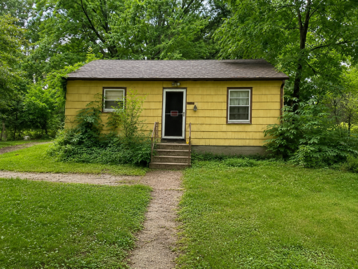 2968 Hallmark Avenue N, Saint Paul, MN 55128