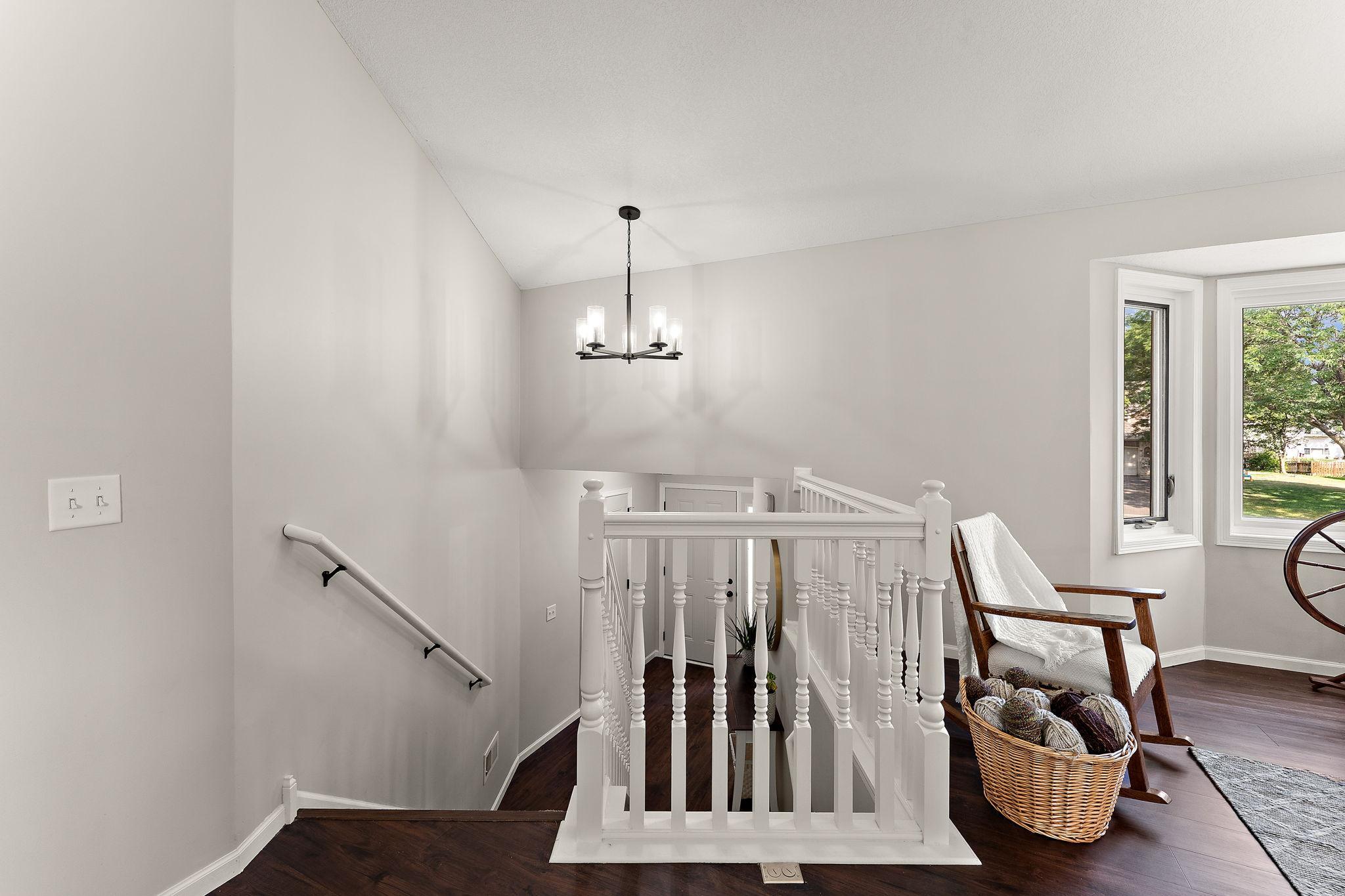 Upstairs/Entrance