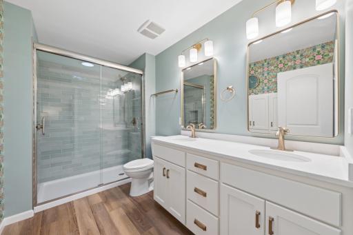 9039 Vickors Crossing, Minneapolis, MN 55443