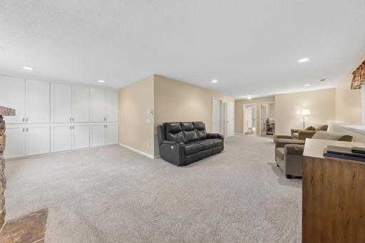 9039 Vickors Crossing, Minneapolis, MN 55443