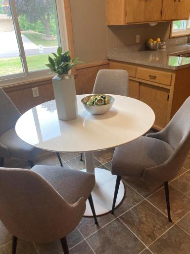 Eat in kitchen