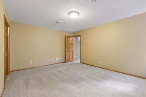 9296 Tewsbury Bend, Maple Grove, MN 55311