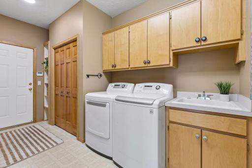 9296 Tewsbury Bend, Maple Grove, MN 55311