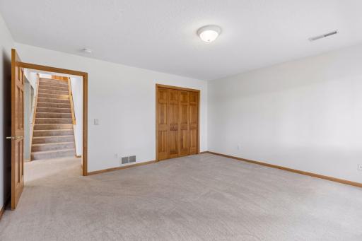9296 Tewsbury Bend, Maple Grove, MN 55311