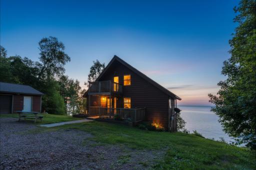 6176 Highway 61, Silver Bay, MN 55614