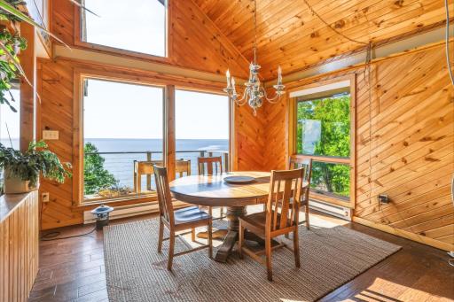 6176 Highway 61, Silver Bay, MN 55614