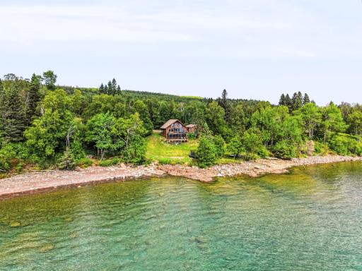 6176 Highway 61, Silver Bay, MN 55614