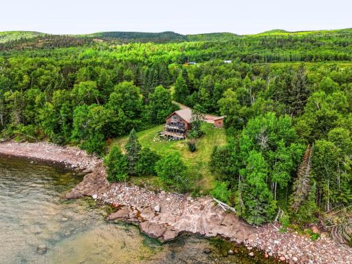6176 Highway 61, Silver Bay, MN 55614